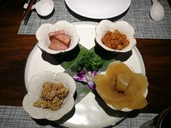 -乐领拈花溪·林涧食韵
