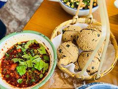 -包整·丝娃娃(一览甲秀楼风景店)