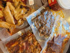 -鑫记婆婆兔·成都特产·兔头手撕兔(太古里店)