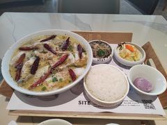 -渔语鱼酸菜鱼新川菜(来福士店)
