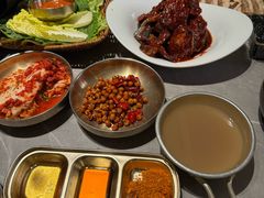 -草家酱蟹炭火烤肉店(珲春南路一店)
