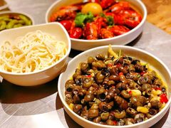 -龙巢盱眙龙虾·鸡煲·烧烤宵夜(坪洲店)