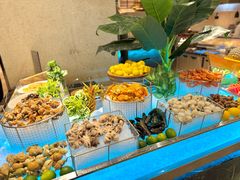 -广州万富希尔顿酒店·感趣自助餐厅·金秋蟹宴生蚝海鲜刺身