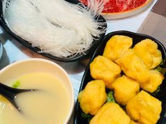 -鲜入围煮花胶鸡海鲜火锅