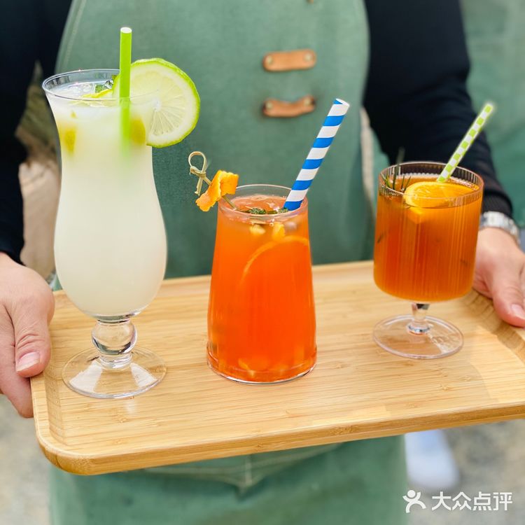 立春来鲟也万事屋，愿新年万事如意