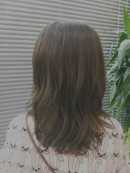 -艾米莉 烫染沙龙