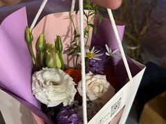 -何兮花店·气球派对鲜花店(马桥银春路万科城店)