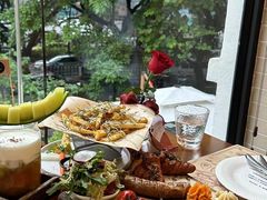 -Mark&Mars Restaurant