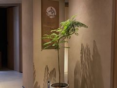 -灸春堂·艾灸·痛症·整脊连锁(之江银泰店)
