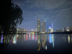 -南京眼步行桥