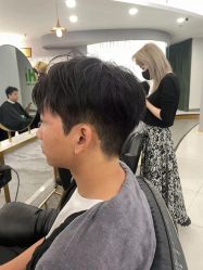 点击看大图 -八佰伴8008星级形象店