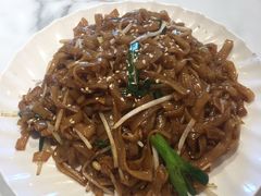 干炒牛河-粤仔湾砂锅粥(金太湖店)