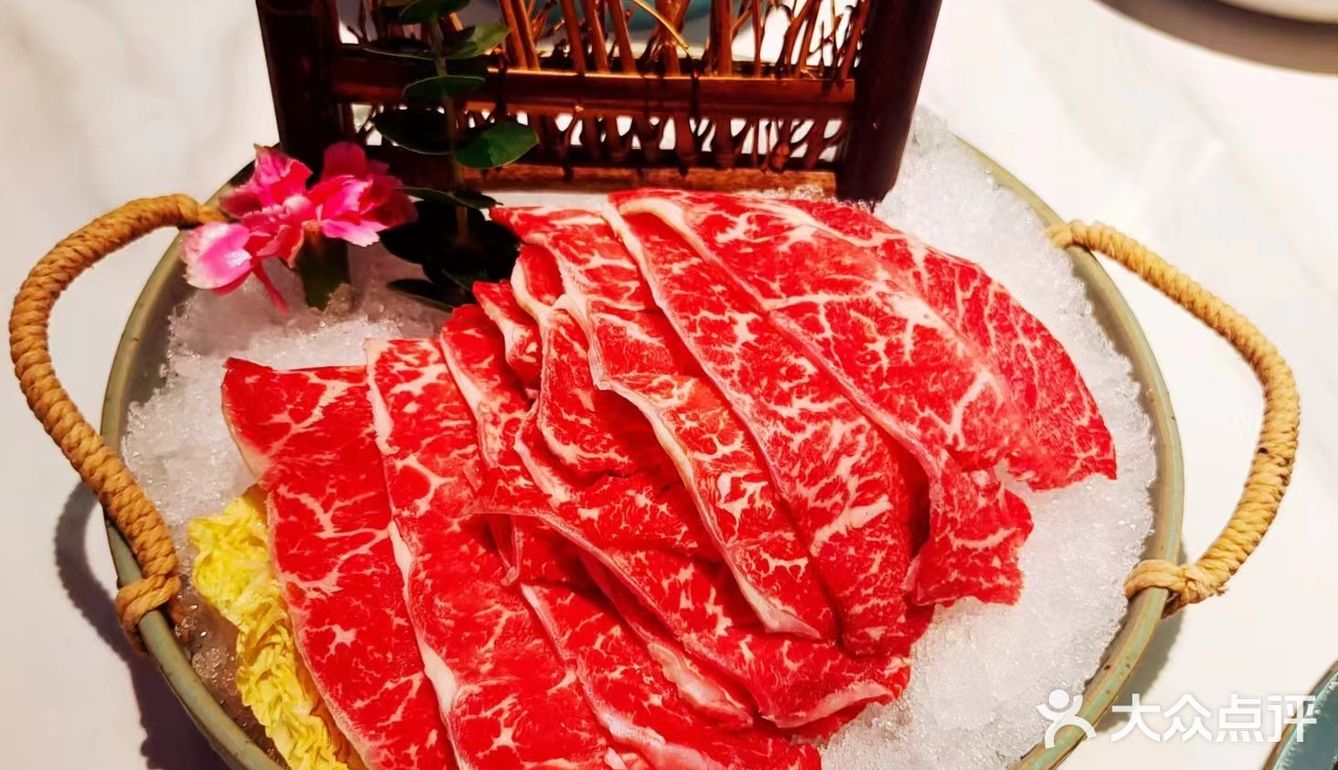 正宗的文昌鸡。汤底清甜，鸡肉嫩滑，入口满满的幸福感
