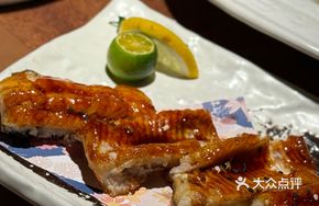 Sauce-Roasted Live Eel