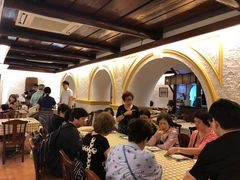 等位区-船屋葡国餐厅