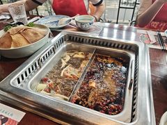 麻辣菌汤双拼锅-大隐·成都火锅Bistro(合生麒麟新天地店)