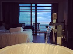 -三亚湾海居铂尔曼度假酒店