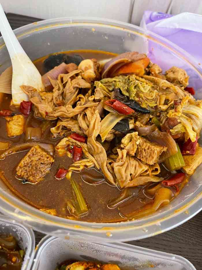 周末不想做饭点了这家的鸡公煲以前貌似也点过多次这次也没有失望鸡公