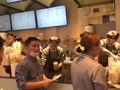 -奈雪的茶(亨特国际广场店)