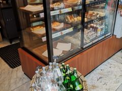 面包甜点陈列柜-星巴克(深圳音乐厅店)