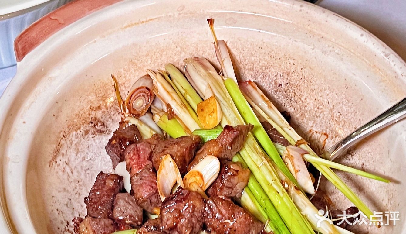 他说，如此浪漫的餐厅🌹以后只带我来