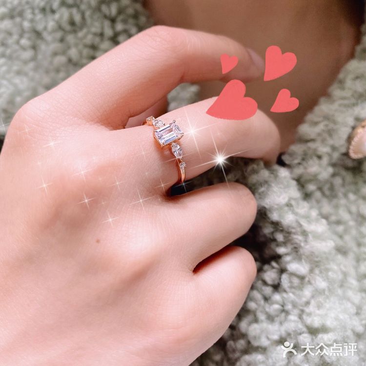 无比美腻且超显气质的一款钻戒~~[加油]