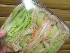 -华荣西饼屋(金禧店)