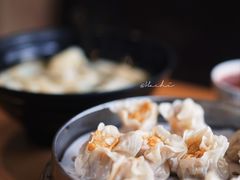 蛋黄鲜肉烧麦-真真鲜馄饨店(启蒙路店)