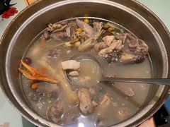 吃稻谷文昌鸡-千岛蚝高压锅生蚝·人参火锅(白云万达店)