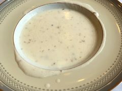 奶油松茸蘑菇汤-莫斯科餐厅
