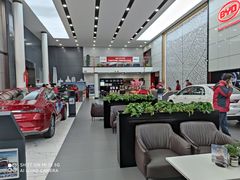 -上海华裕比亚迪4S店
