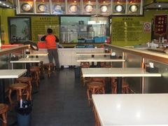 大堂-龙记桂林米粉(财满街店)