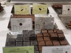 -VENCHI 闻绮(北京国贸商城店)