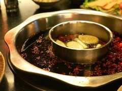 -茅草房·河畔园林火锅