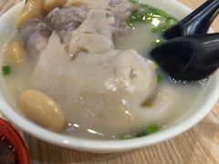 -雷祖芳老妈蹄花店