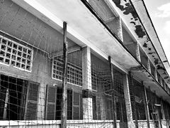 -吐斯廉屠杀博物馆