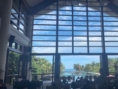 -亚龙湾喜来登·美景台大堂吧