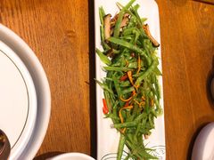 五彩花菇荷兰豆-云海肴·汽锅鸡·云南菜(苏州中心店)