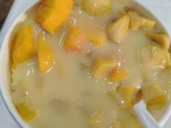 香蕉黄桃刨冰-美肴冰品·汉堡·牛腩饭(总店)
