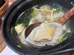 蟹粉小馄饨-馋三尺蟹粉小笼(人民广场店)