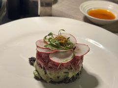 生牛肉塔塔配牛油果酱-Solo(衡山路店)