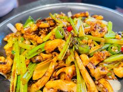 -靠山屯东北农家菜(八龙桥雅苑店)