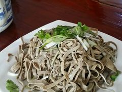 -溢心园香河肉饼总店