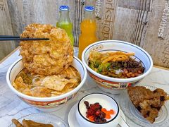 -弘束束柳州深巷螺蛳粉(珠江路店)