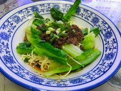 -渝之汇牛肉豌杂面