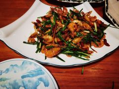 -梁姐啤酒鱼(兴坪古镇店)