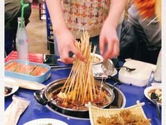 -马路边边串串香形象店(磐石路店)