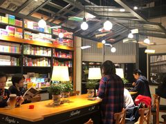 -西西弗书店&矢量咖啡(凯德晶萃广场店)