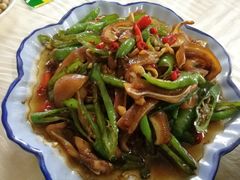 -国庆鱼头鱼尾馆(盛世华庭店)