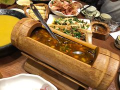 -老滇山寨•云南特色菜•地方菜•民族风情歌舞表演(金碧店)